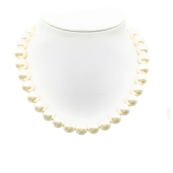 Lustrous White Faux Pearl Graduated Strand, Vintage Beaded Glass Pearls Necklace - Picture 1 of 3